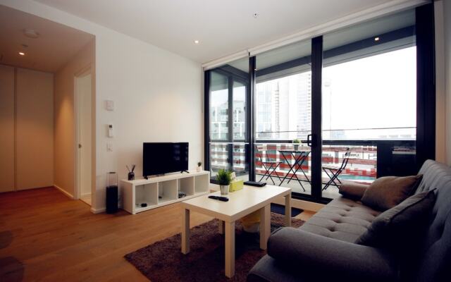 Onelife Docklands Luxury Apartment