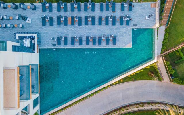 The Norm Collection Door'a