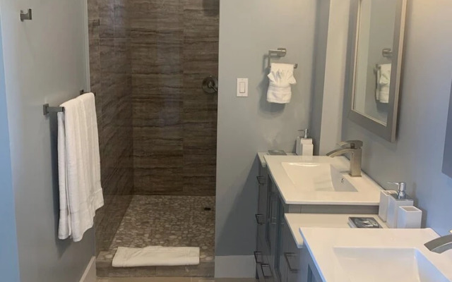 Sunset Gecko Condos - Unit 1A