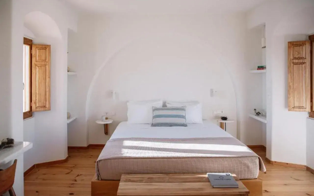 Ammothines Cycladic Suites