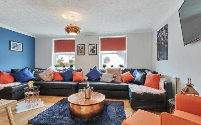 Seabright Townhouse | By My Getaways | Parking for one car