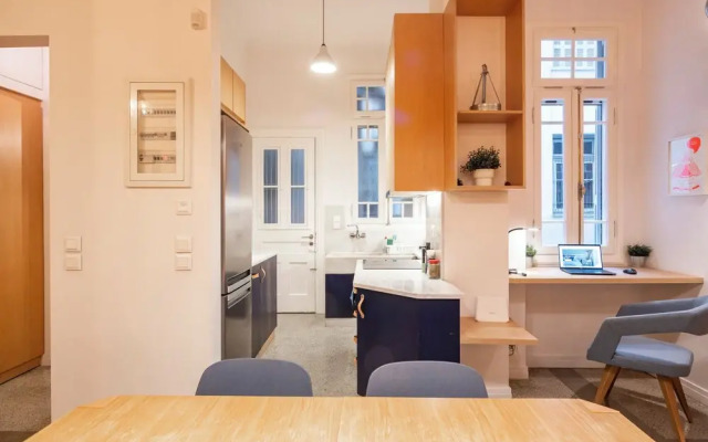 Historic 2BR Oasis in Kolonaki