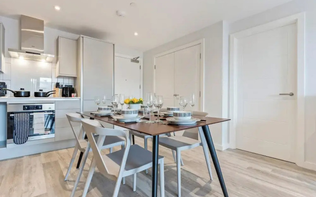 Meadow Haven 2 Bed 2 Bath, On-street Park, Netflix