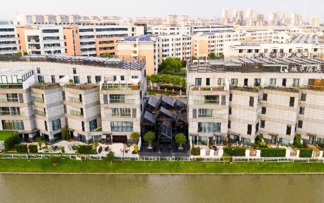 Rezen Retreat City Qiyu