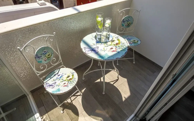 Rose Gold Rooms & Studio With Balcony