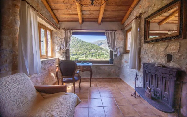 Traditional Villa Askyfou