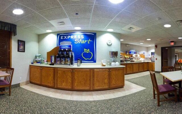 Links Bos Landen Hotel & Spa of Pella, Trademark by Wyndham