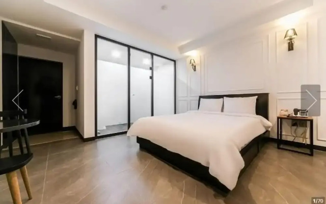 Elysee Hotel