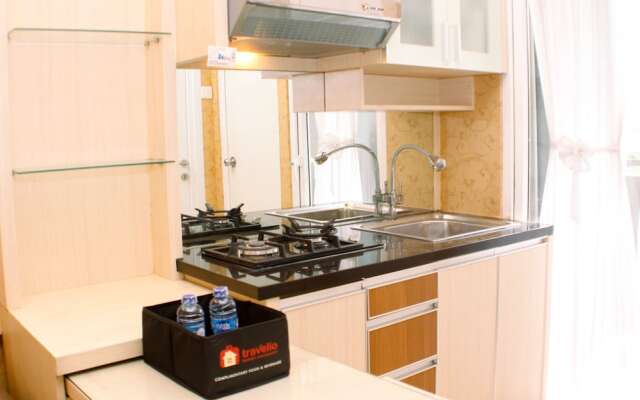 Nice And Strategic 2Br At Green Pramuka City Apartment