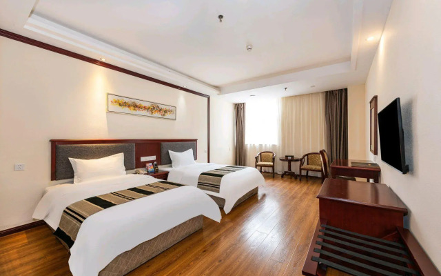 Xingdi Qingshe Hotel (Baiyun Middle Road Subway Station)