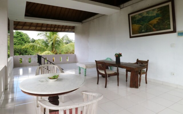 Oka Kartini Bungalows