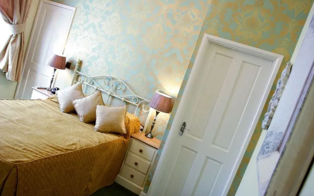 Cotford Hotel