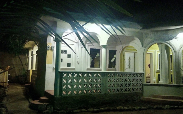 Relax House