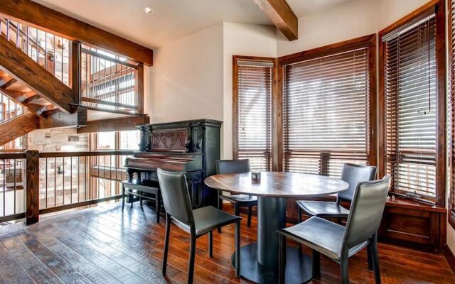 Cawha Outlook Chalet