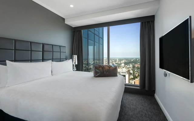 Meriton Suites World Tower