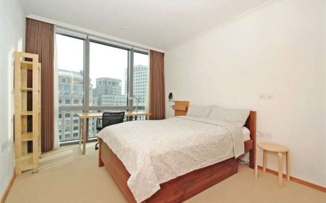 1 Bedroom Apartment With Panoramic Views In Docklandsv