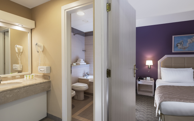 Holiday Inn Naples by IHG