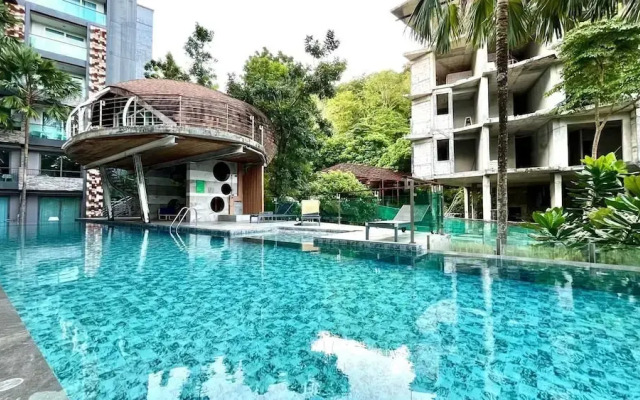 The oh so Sexy Triple Penthouse-rare 3-5br 188m2