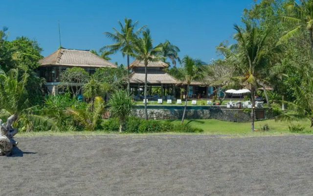 Sungai Tinggi Beach Villa