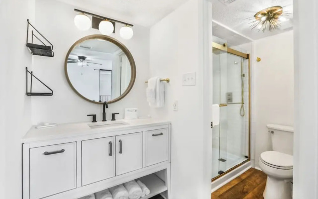 Phoenix III 3031 Beachfront End-unit