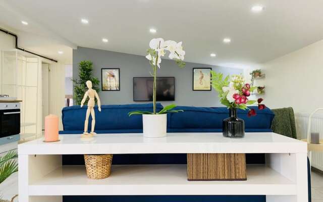 Missafir Exquisite Flat With Terrace in Nisantasi