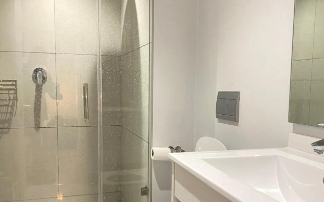 Waterfall Views From The Six- Luxurious Apartment