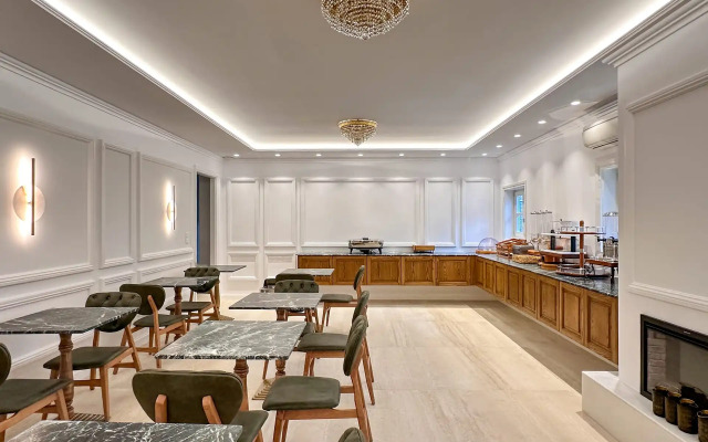 Armata Boutique Hotel