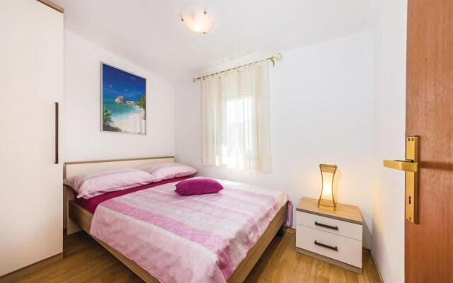 Amazing Home in Privlaka With 6 Bedrooms and Wifi