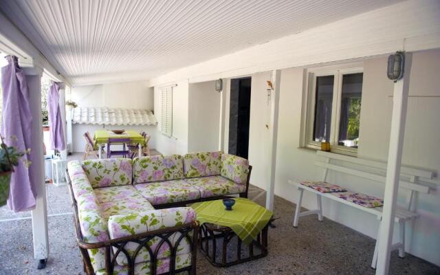 Evangelia Rooms & Αpartments - B