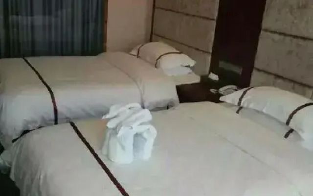 Longshan Tianyi Hotel