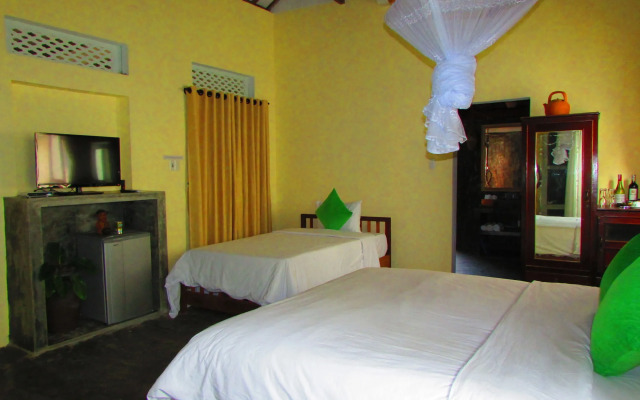 Red Flower Cottages Homestay