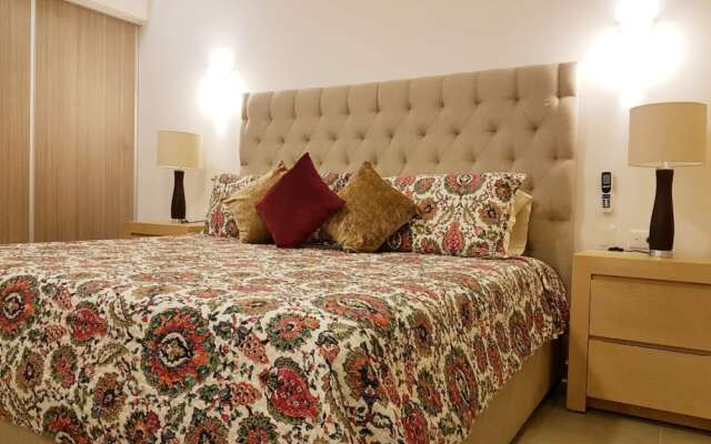 Cute 1 BR in amazing location by Happy Address