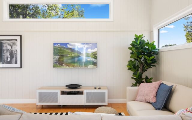 Bluestone Cottages - The Shop – Guest Rooms – Toowoomba