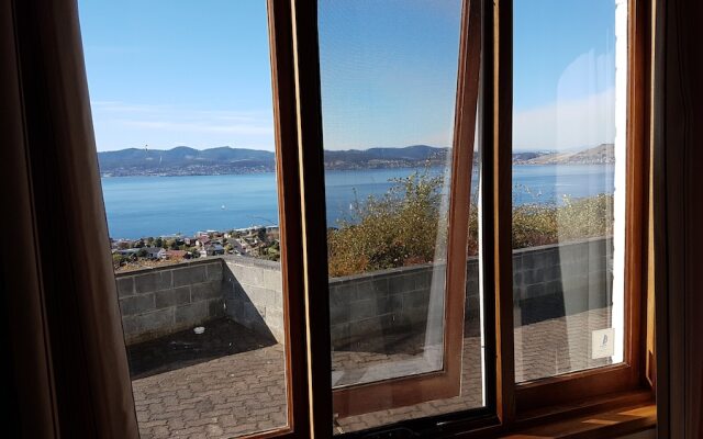 Sunny Water View Apartment