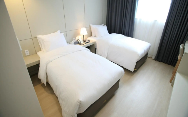 Bricks Hotel