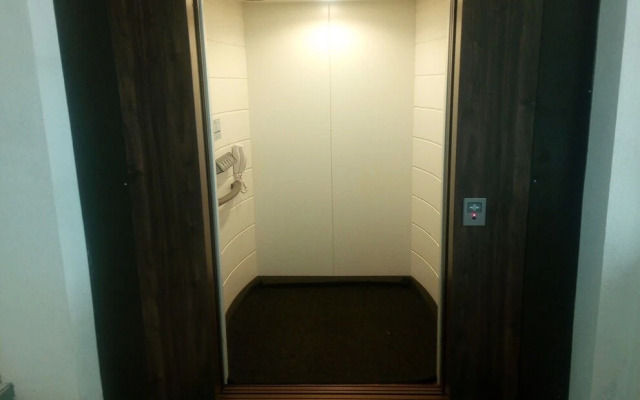 Queens Park Apartment