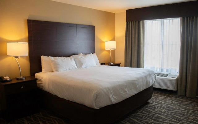 Cobblestone Hotel & Suites - Two Rivers