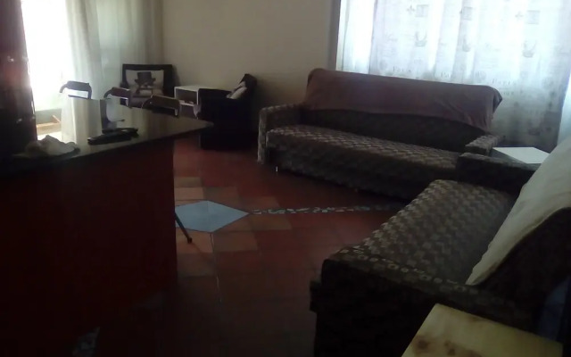 Spacious Downstairs Apartment
