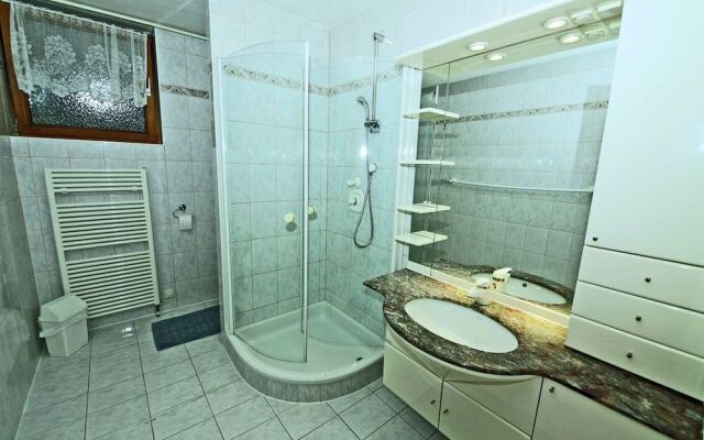 Cozy Apartment In Oberperfuss Near Ski Area