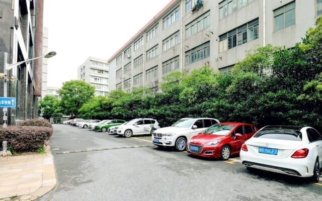 ibis Styles Shanghai New Hongqiao Hotel