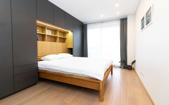 Center Apt, Covered Parking, Balcony, By Cohost