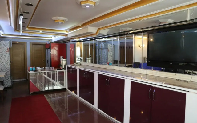 Grand Lara Hotel