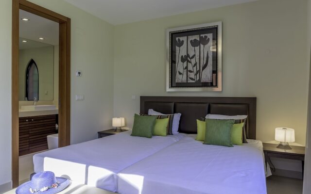Spacious Villa in Alcantarilha With Private Swimming Pool