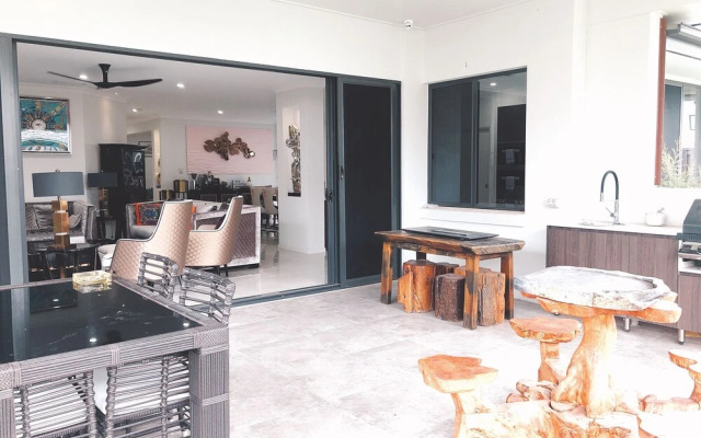 Luxury House Collection Four Beds