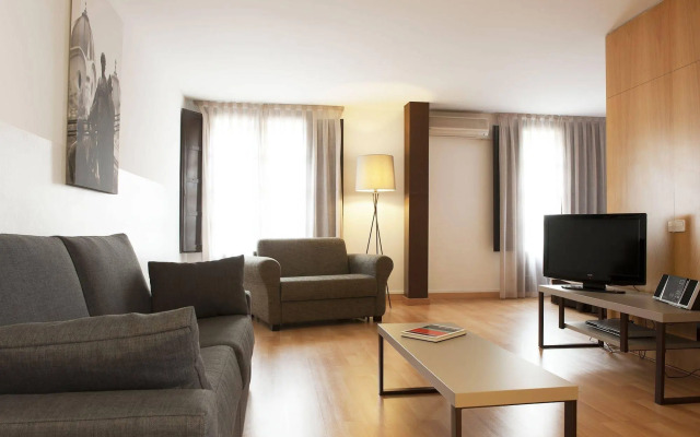 Aspasios Plaza Real Apartments