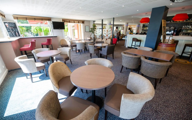 Hostellerie Saint Vincent Beauvais Aéroport