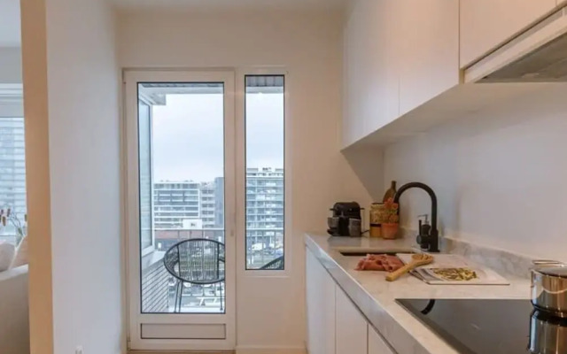 Luminous Family Apartment With Magnificent View