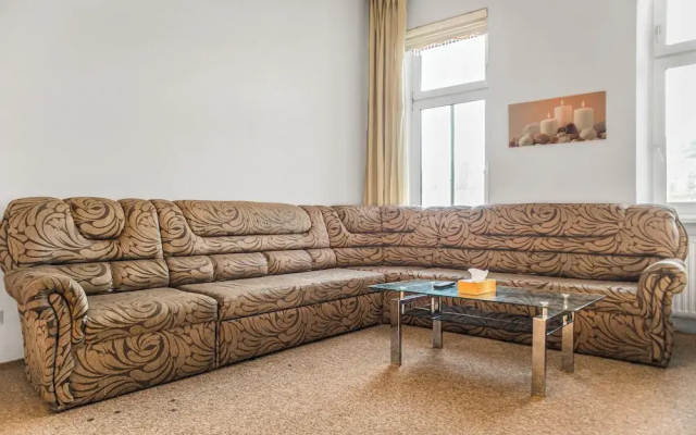 Cozy 2BR Apt Next to Millennium Tower