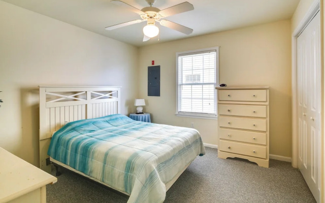 Walk to Beach: Wildwood Apt w/ Balcony!