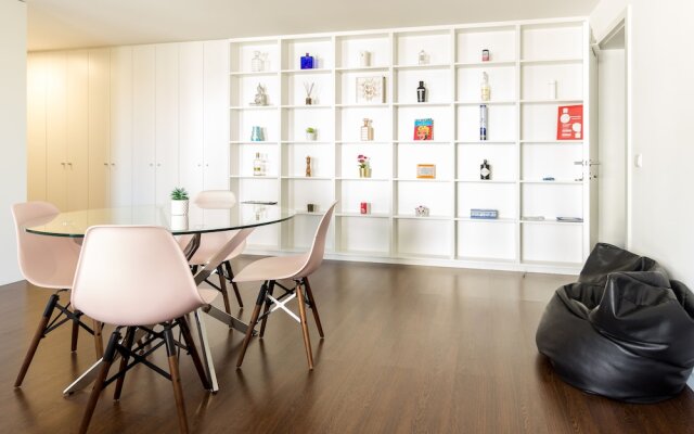 Guest H4U Bonjardim Pop Art City Center